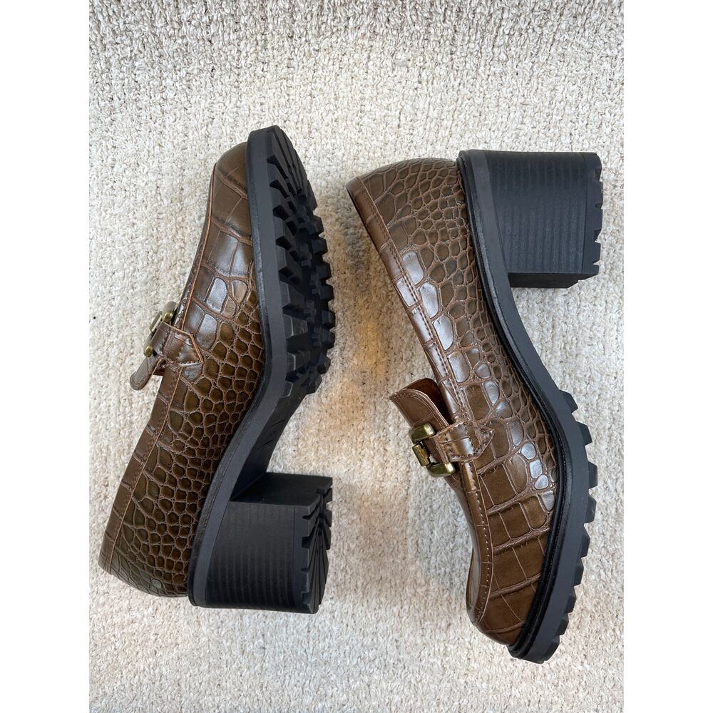 ZODIAC Gemma Loafer Brown Alligator women's 9.5 Lug Sole Chunk Heel Gold Buckle - Picture 7 of 9